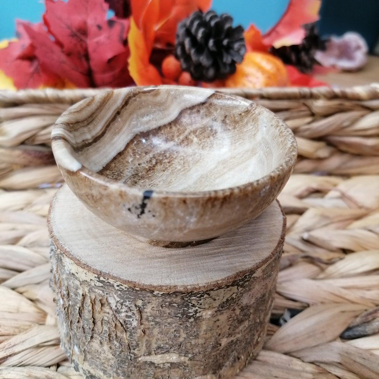 Brown and cream chocolate calcite crystal tumble dish