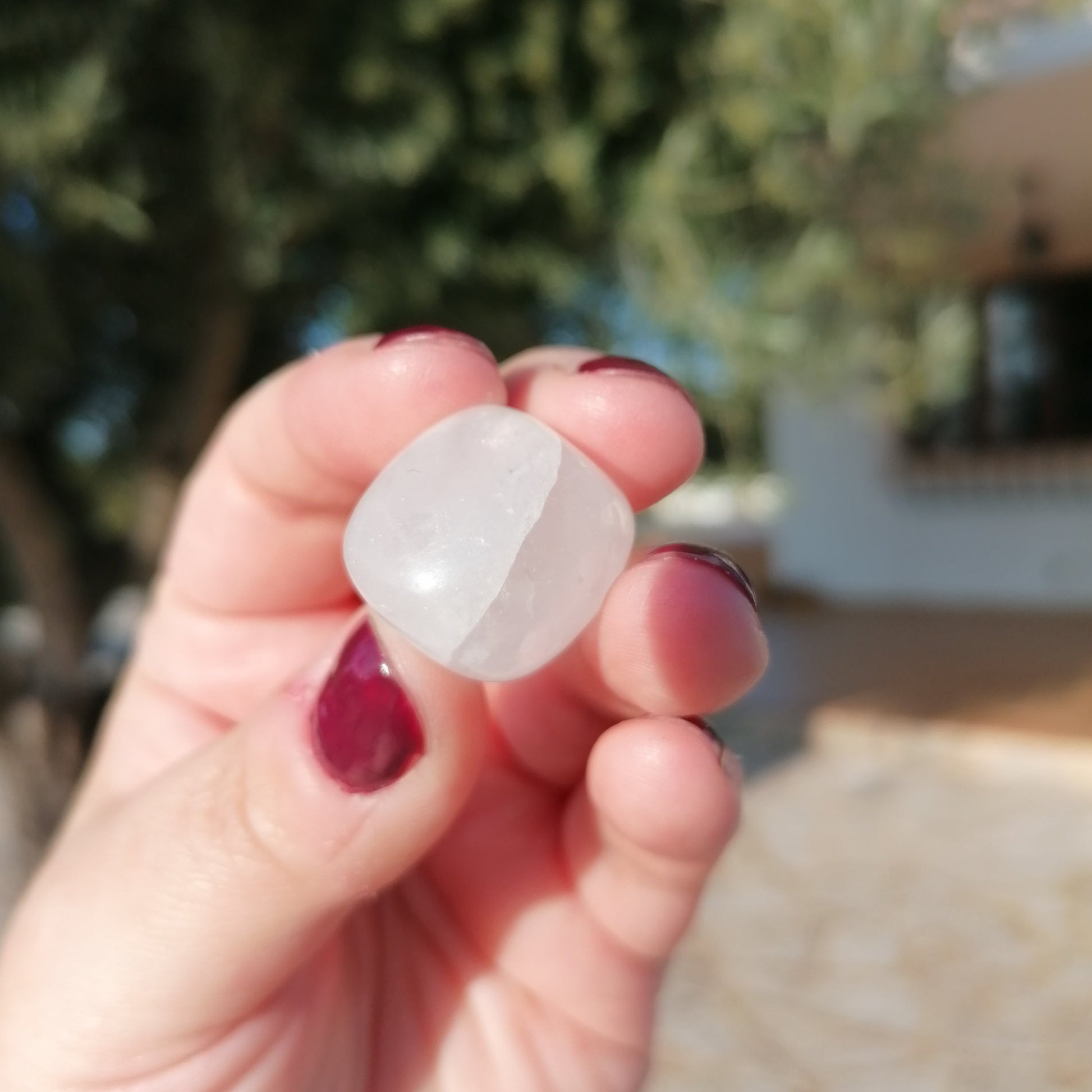 white snow quartz tumble