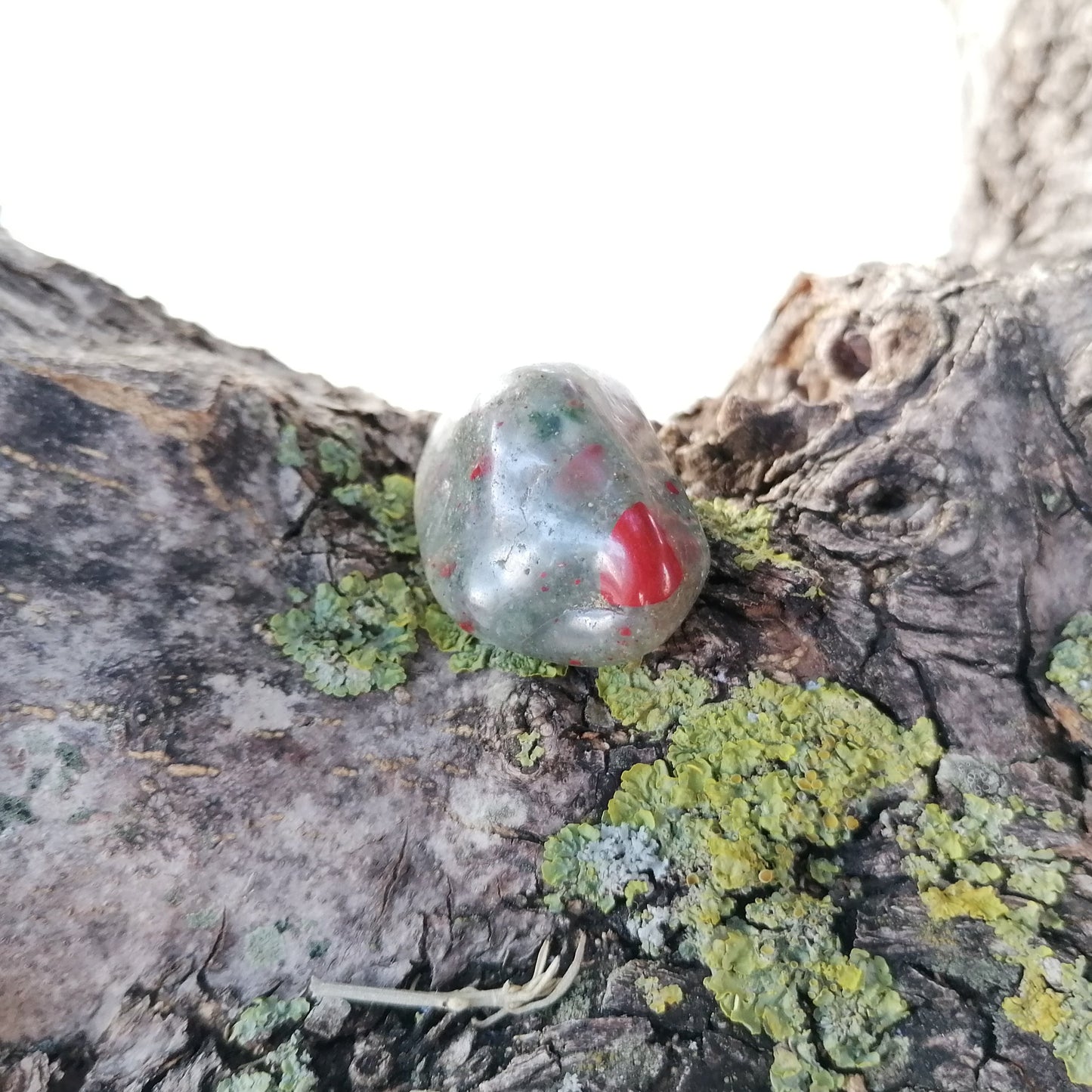 a green and red spotted bloodstone tumble