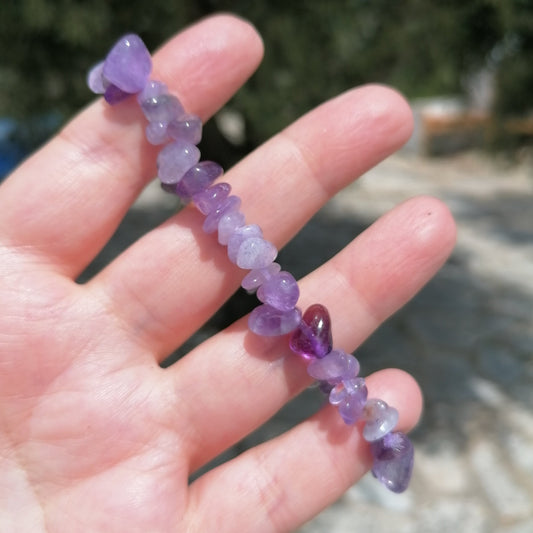 a dark purple amethyst crystal chip bracelet