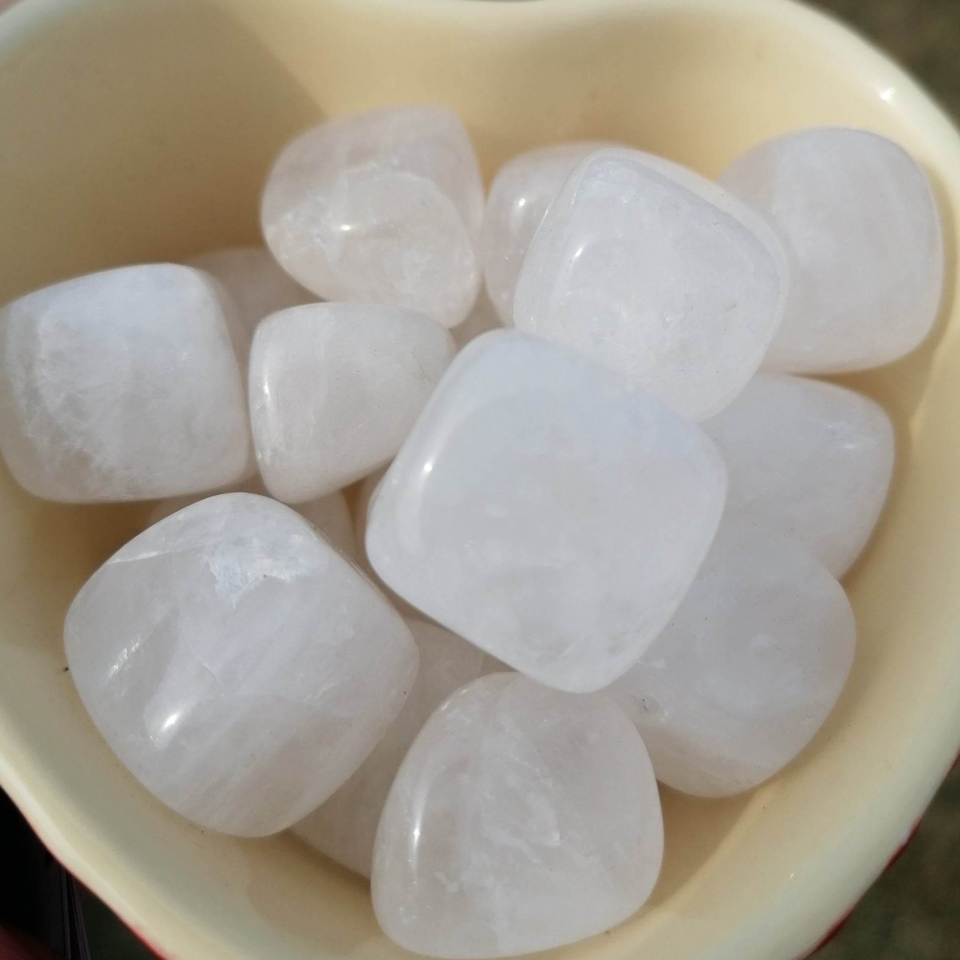 white snow quartz tumble