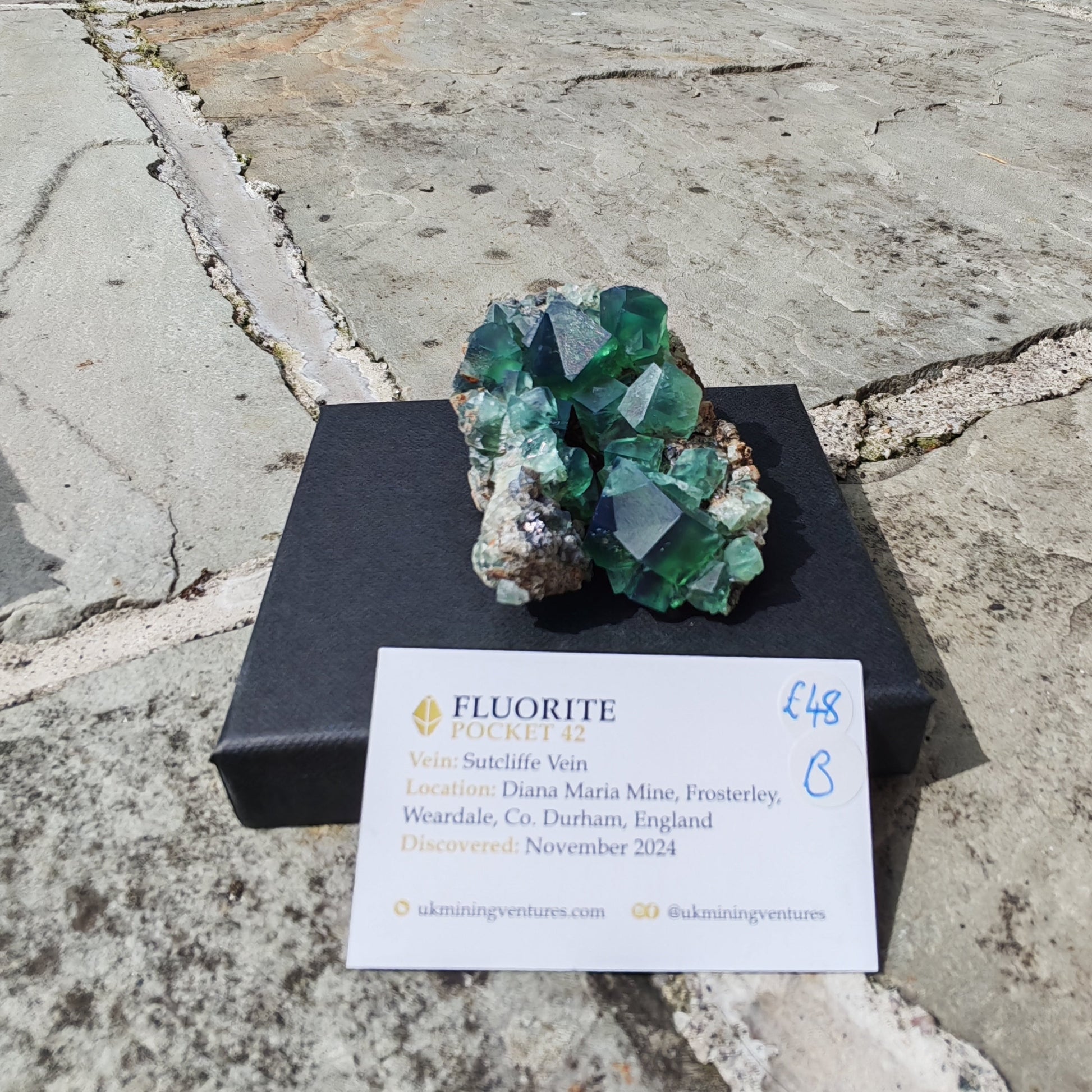 Green Pocket 42 Fluorite with blue colour change in day light