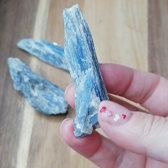 blue kyanite blades